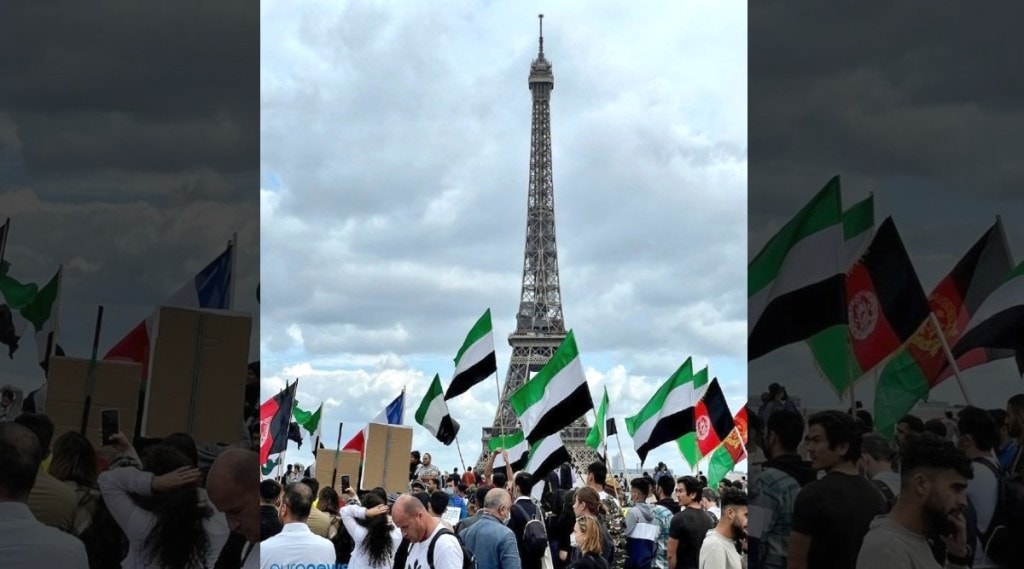 Northern Alliance Flags In Front Of Eiffel Tower