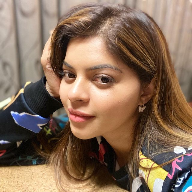 अविष्कार आणि स्नेहाने घटस्फोट घेतला.