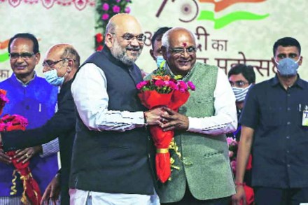 भूपेंद्र पटेल यांना मुख्यमंत्रिपदाची शपथ