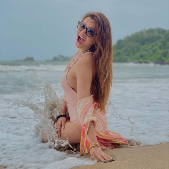 'शक्ती' या हिंदी मालिकेतून घराघरात पोहचलेल्या रुबिनाला बिग बॉसमुळे देखील चांगलीच प्रसिद्धी मिळाली.
