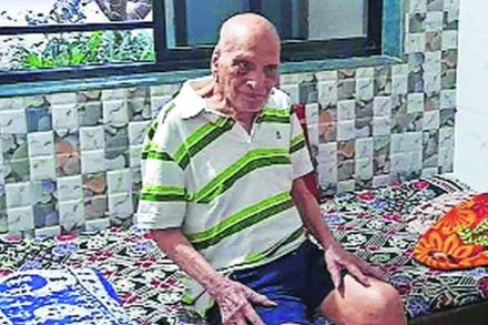 शतकवीर माजी क्रिकेटपटू रघुनाथ चांदोरकर यांचे निधन