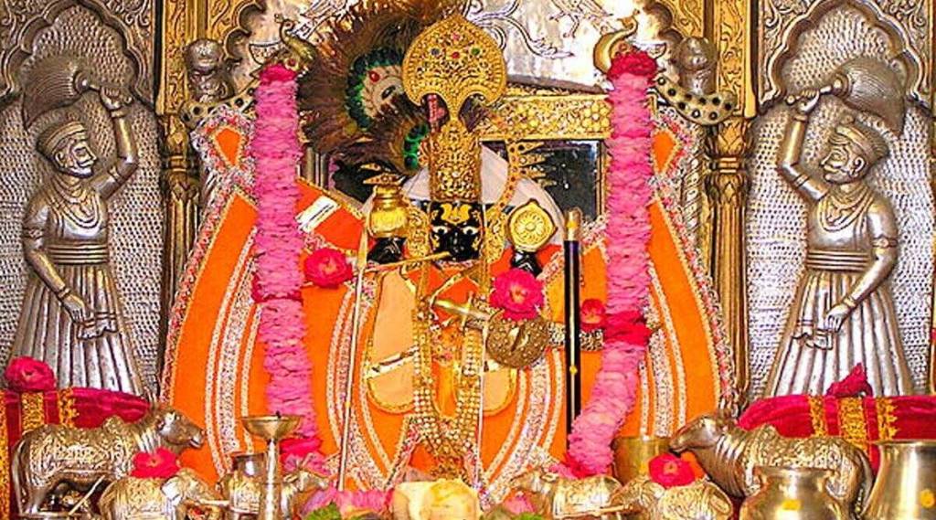 sanwaliya-seth-temple-flooded-with-dollar-rupee-jewellery-and-gold-biscuits