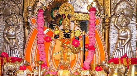 sanwaliya-seth-temple-flooded-with-dollar-rupee-jewellery-and-gold-biscuits sanwaliya-seth-temple-flooded-with-dollar-rupee-jewellery-and-gold-biscuits