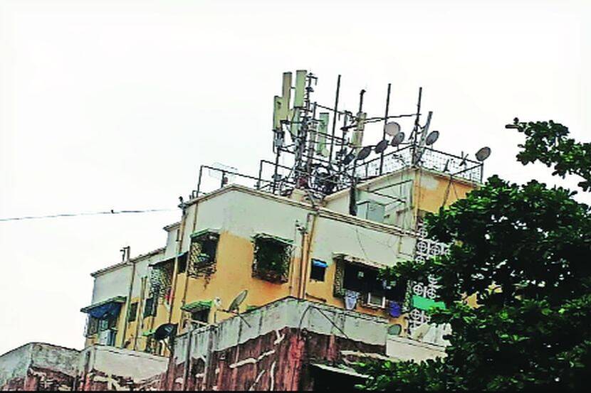 मनोऱ्यांची थकबाकी ५५ कोटी