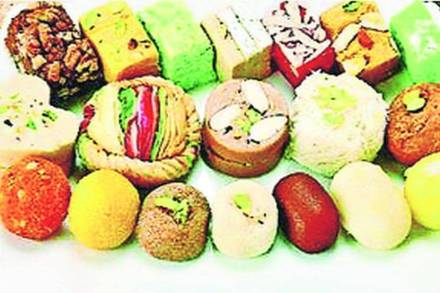 महागाईमुळे उत्सवातील ‘गोडवा’ कमी
