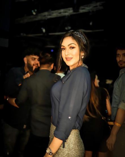 शाहरुख खानचा मुलगा आर्यनच्या जामिनावर आज न्यायालय निर्णय देण्यात आला आहे. आर्यन सध्या मुंबईतील आर्थर रोड जेलमध्ये आहे. कॉर्डेलिया क्रूझ येथे छापा टाकल्यानंतर त्याला नार्कोटिक्स कंट्रोल ब्युरोने अटक केली होती. १३ ऑक्टोबर रोजी आर्यनच्या जामीन अर्जावर सुनावणी केल्यानंतर न्यायाधीशांनी निकाल राखून ठेवला होता.