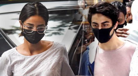 अनन्या पांडेनंतर आणखी तीन स्टार किड्स एनसीबीच्या रडारवर?, आर्यन खानच्या नव्या व्हाटस्अप चॅटमधून धक्कादायक माहिती समोर अनन्या पांडेनंतर आणखी तीन स्टार किड्स एनसीबीच्या रडारवर?, आर्यन खानच्या नव्या व्हाटस्अप चॅटमधून धक्कादायक माहिती समोर