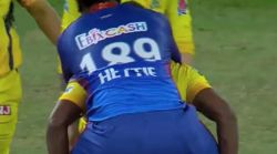 IPL 2021: …अन् विजयी षटकार लगावल्यानंतर दिल्लीच्या फलंदाजाने थेट चेन्नईच्या गोलंदाजाला मारली मिठी, पहा व्हिडीओ