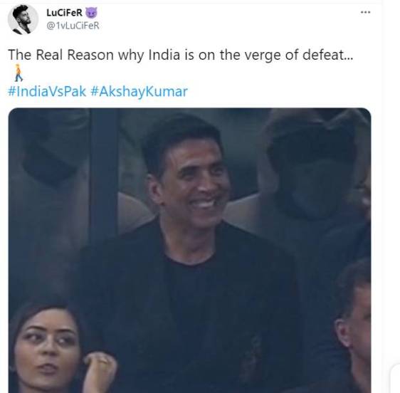 अनेकांनी आपल्या पराभवाचे कारण हे अक्षयला ठरवले आहे.