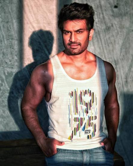 Happy Birthday Sharad Kelkar Career Photos