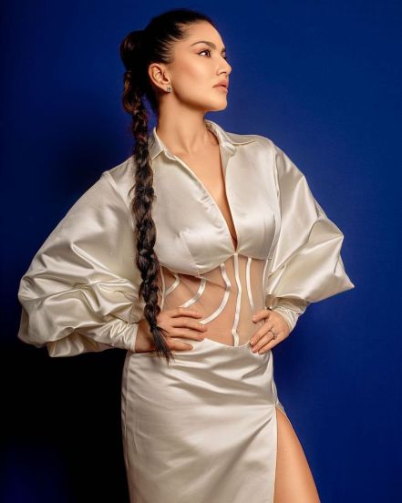 Sunny Leone Hot Bold Saree Photos
