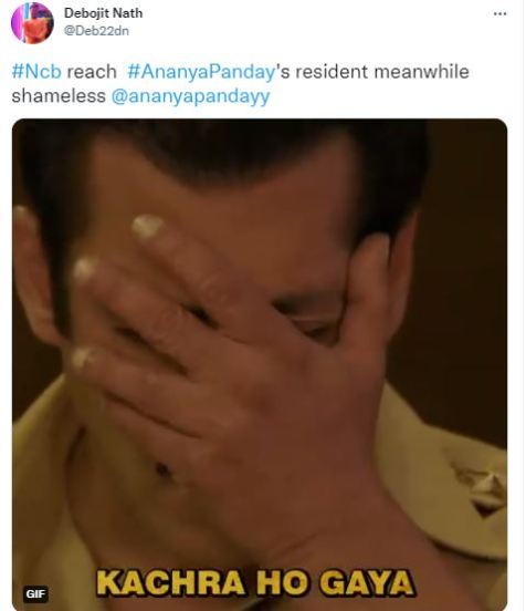 एनसीबीची टीम अनन्याच्या घरात झडती घेण्यासाठी आल्यानंतर अनन्याची अवस्था