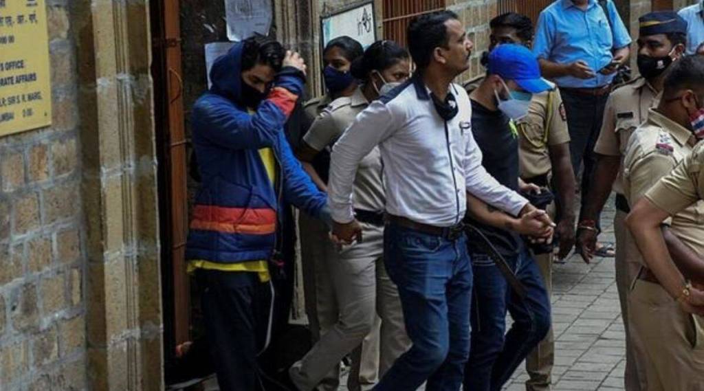 Aryan Khan Bail Hearing: आर्यन खान, अरबाज मर्चंट आणि इतर ६ जणांना १४ दिवसांची न्यायालयीन कोठडी Aryan Khan Bail Hearing: आर्यन खान, अरबाज मर्चंट आणि इतर ६ जणांना १४ दिवसांची न्यायालयीन कोठडी