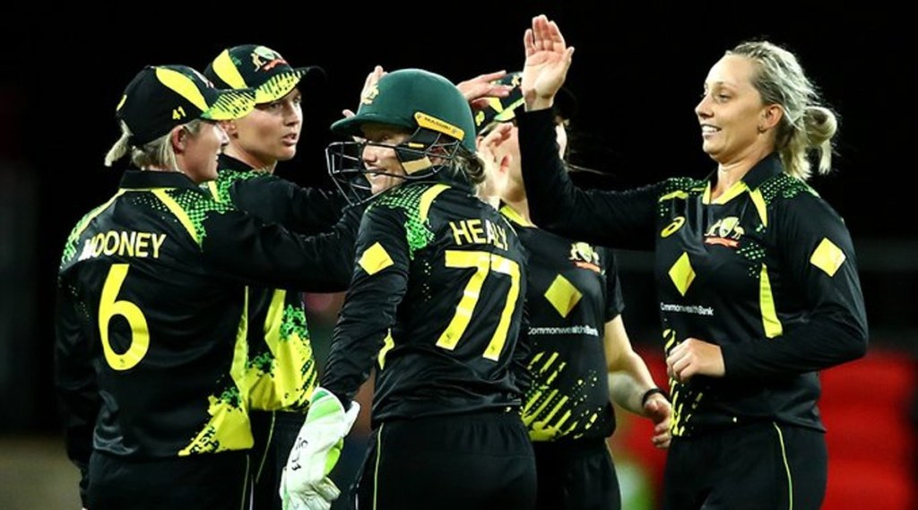 australia defeat india in t20 match