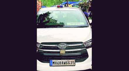 महापालिका आयुक्तांच्या वाहनावर बेकायदा दिवा