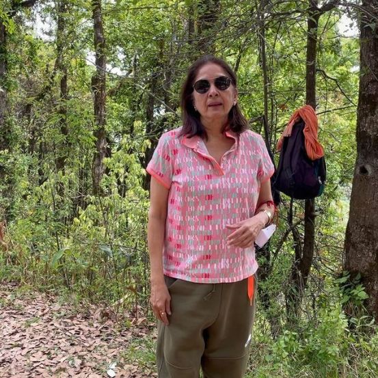 नीना गुप्ता यांचा ‘सरदार का ग्रँडसन’ हा चित्रपट काही दिवसांपूर्वी प्रदर्शित झाला आहे. या चित्रपटात नीना गुप्ता यांच्यासोबत अर्जुन कपूर आणि रकुल प्रीत सिंग मुख्य भूमिकेत दिसले