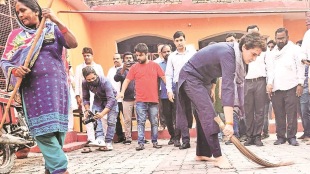 priyanka gandhi sweeping