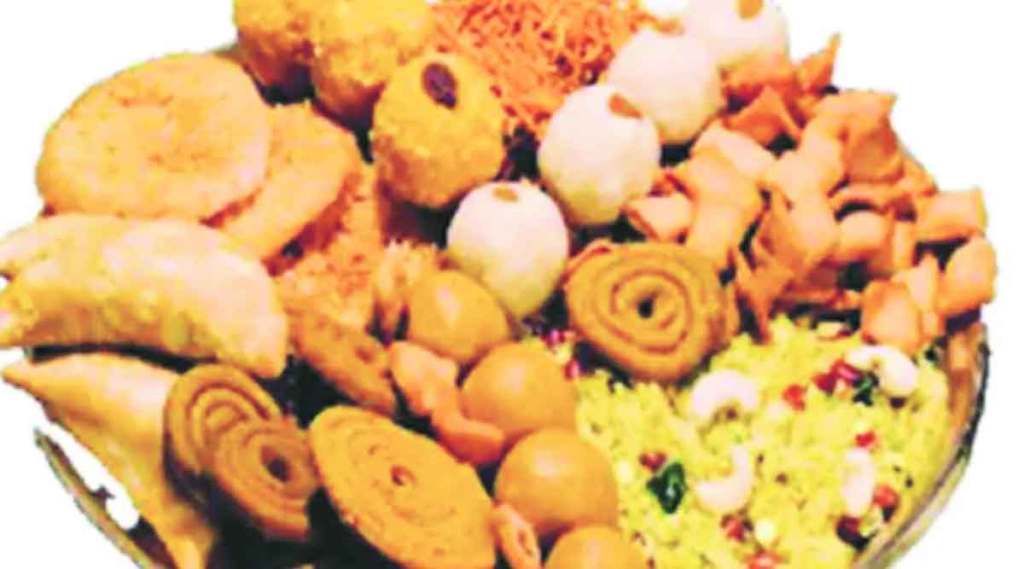 तयार फराळ खरेदीबाबत अद्याप उत्साह कमीच; गतवर्षीच्या तुलनेत मागणीत वाढ