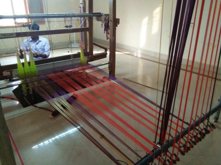 पोचमपल्ली हे गाव इक्कतच्या सिल्क साड्यांसाठी प्रसिद्ध आहे.