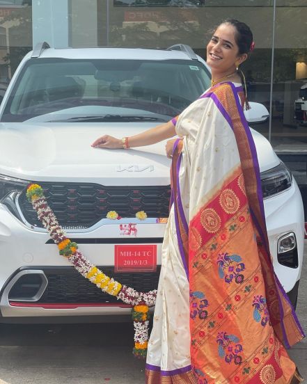 'देवा श्री गणेशा' मालिकेत काम करणारी अभिनेत्री भाग्यश्री मोटेने नवी कार खरेदी केली आहे.