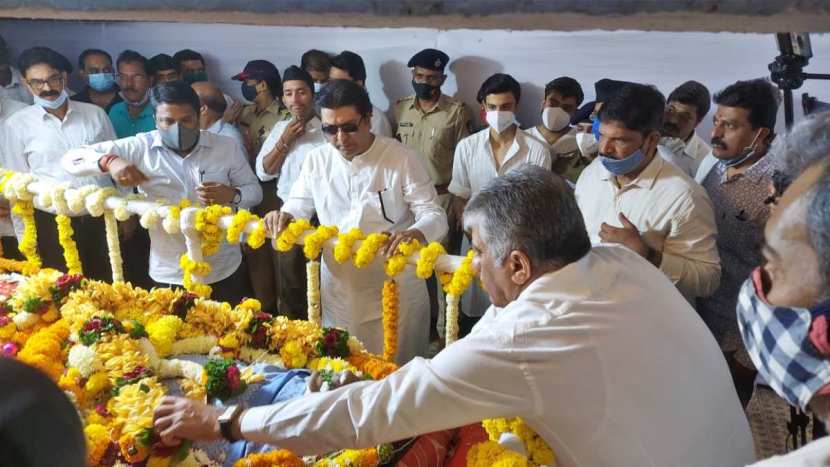 राज ठाकरे यांनी काही दिवसांपूर्वीच बाबासाहेब पुरंदरे यांच्या घरी जाऊन त्यांची भेट घेतली होती.