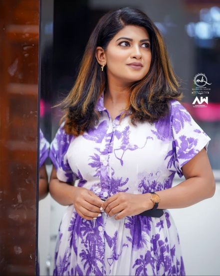 Dhanashri Kadgaonkar Transformation Fat To Fit Photos