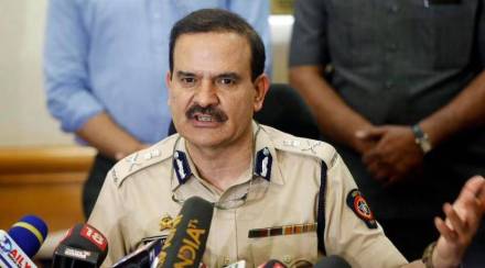 फरारी आरोपी घोषित करण्याचा आदेश रद्द करा; परमबीर सिंह यांची महानगर दंडाधिकाऱ्यांकडे मागणी