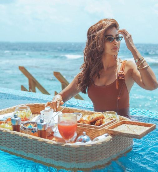 Pooja Hegde Maldives Vacation Luxury Hotel Huvafen Fushi Maldives one night charges