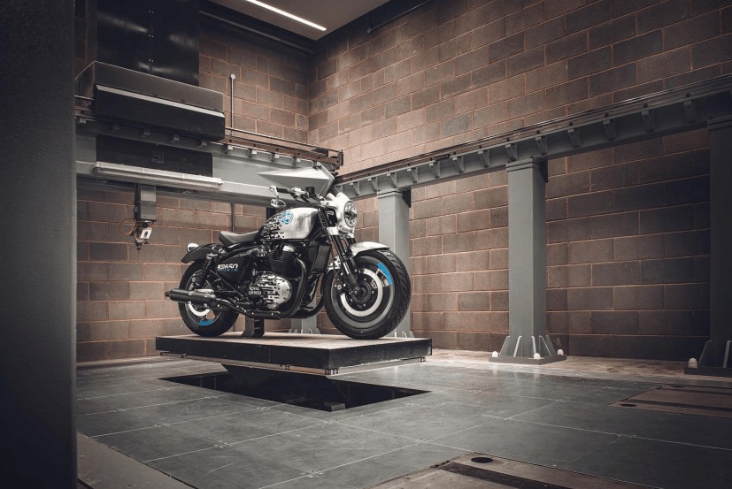 रॉयल इनफिल्डने EICMA 2021 मध्ये आपली नवी SG650 कॉन्सेप्ट सादर केली. ब्रँडच्या १२० व्या वर्धापन दिनाचं औचित्य साधत नवी कॉन्सेप्ट मोटारसायकल सादर केली आहे. (Photo- Royal Enfield Twitter)