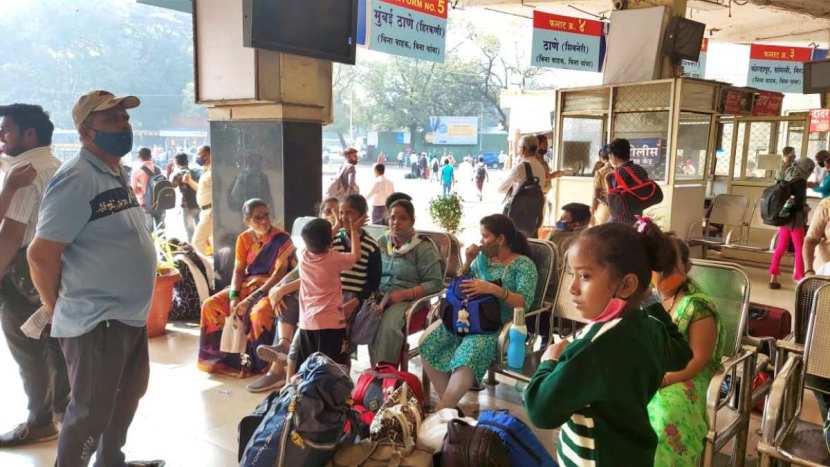 ठाणे जिल्ह्यातील सर्व आगार बंद आहेत.
