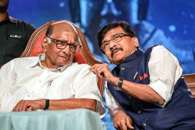 एसटीचा विषय हा तुम्हाला गंभीर वाटत असेल तर तो लवकरच सुटेल. शरद पवारांची एसटी संपाबाबत काही भूमिका आहे त्याबाबत त्यांनी अनिल परब आणि अजित पवारांसोबत चर्चा केली आहे, असे संजय राऊत यांनी म्हटले.(फोटो PTI)