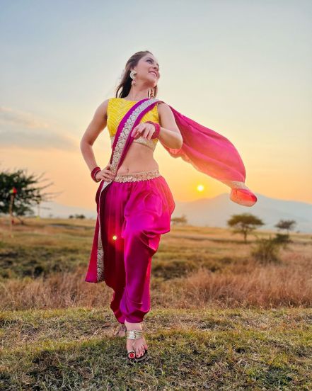 Sonalee Kulkarni Usha Kelewali Pandu Movie