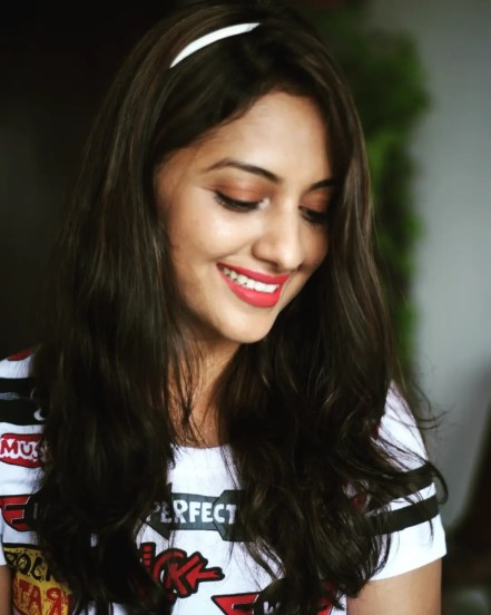 Tejashri Pradhan Style Photos