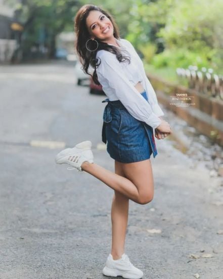 Tejashri Pradhan Style Photos