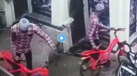 Thief-Breaks-Into-House-to-Steal-Cycle-viral-video-trending Thief-Breaks-Into-House-to-Steal-Cycle-viral-video-trending