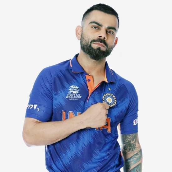 Virat Kohli Anushka Sharma Love Story Romantic Photos