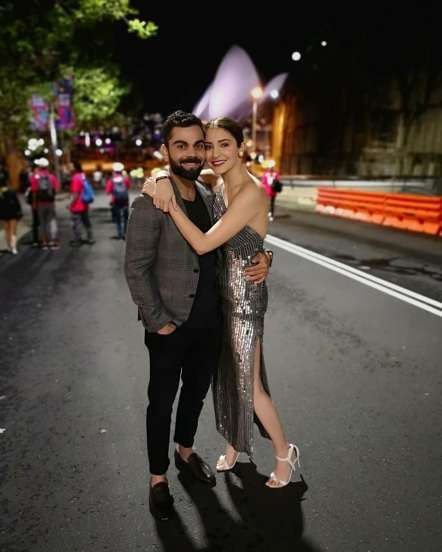 Virat Kohli Anushka Sharma Love Story Romantic Photos