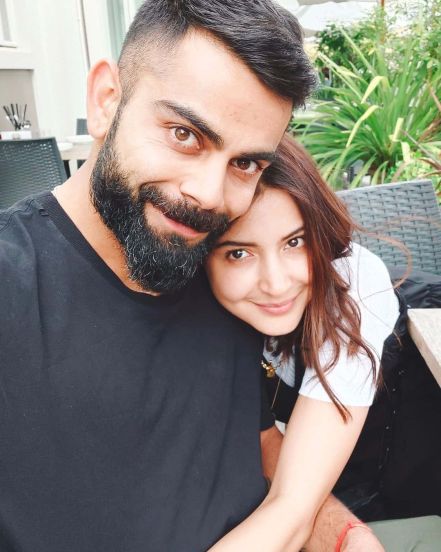 Virat Kohli Anushka Sharma Love Story Romantic Photos