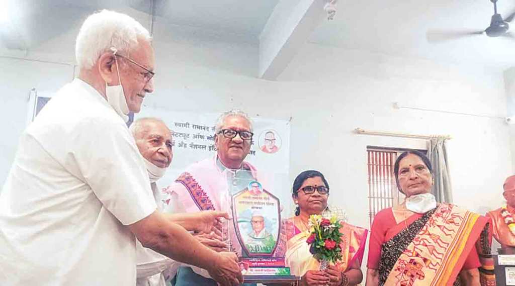 हवामानाच्या संकटामुळे मराठवाडय़ातील शेतकऱ्यांना पीक पद्धती बदलण्याची गरज – बोराडे