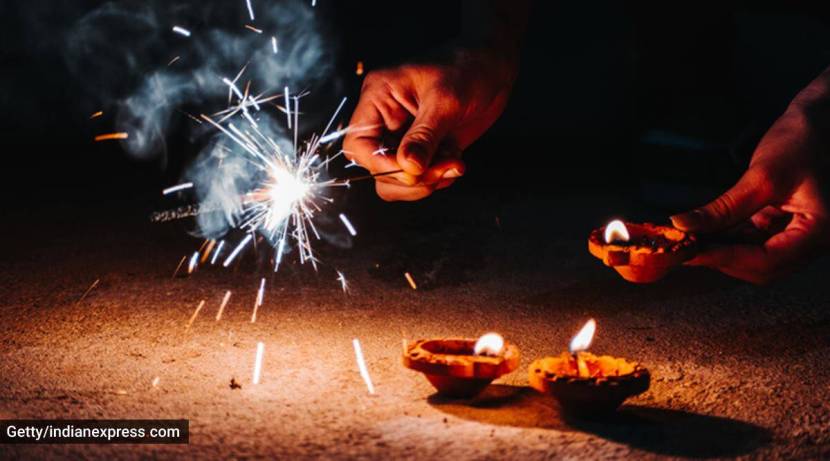 दिवाळीत काजू कतली, लाडू, गुलाबजाम, बर्फी अशा अनेक गोड पदार्थांवर आपण सर्रास ताव मारतो.