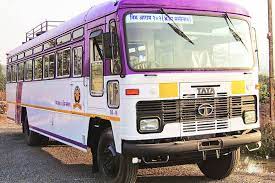 या एसटीच्या माध्यमातून महाराष्ट्रातल्या जनतेची अविरत सेवा देणारे चालक वाहक कर्मचारी आपल्या मागण्यांसाठी संघर्ष करत आहेत. त्यांच्या अनेक सहकाऱ्यांच्या आत्महत्येचा जाब सरकारला विचारु पाहत आहेत. त्यांच्या आंदोलनामुळे आज धावणारी लालपरी शांत झाली आहे. त्यानिमित्ताने जाणून घ्या या लालपरीचा इतिहास…