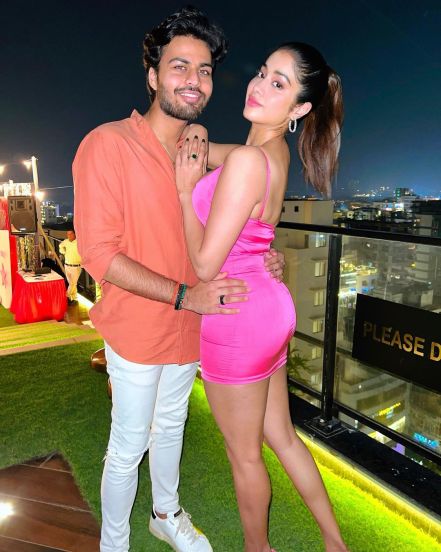 janhvi kapoor photos with ex boyfriend akshat ranjan at sister khushi kapoor birthday party