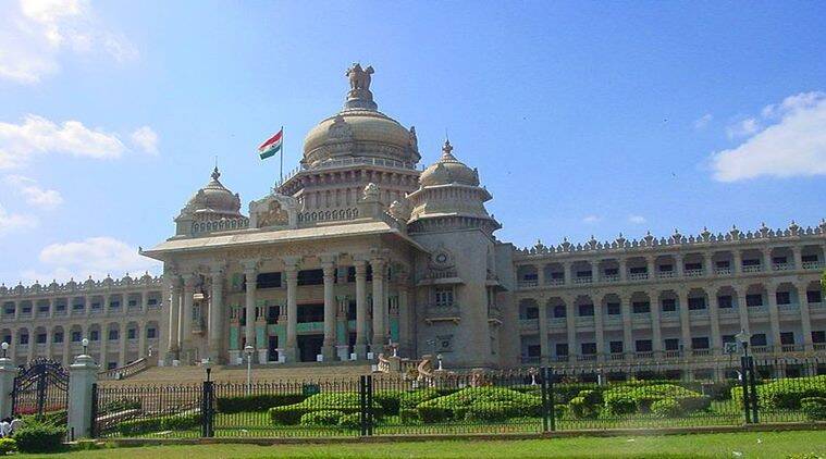 ‘मुंबई कर्नाटक’चे केले नामांतर, कर्नाटक सरकारचा निर्णय ‘मुंबई कर्नाटक’चे केले नामांतर, कर्नाटक सरकारचा निर्णय