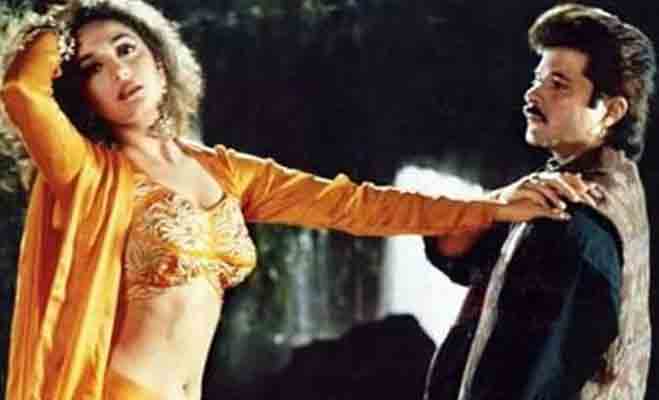 माधुरी दीक्षित आणि अनिल कपूर यांच्या भूमिका असलेला ‘बेटा’ चित्रपट बराच हिट झालेला. यातील एका गाण्यात माधुरीने पिवळ्या रंगाची साडी नेसली होती. ही साडी अनेकांना आवडली होती.