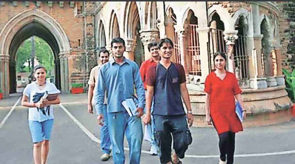विधी अभ्यासक्रमाचे विद्यार्थी निकालाच्या प्रतीक्षेत