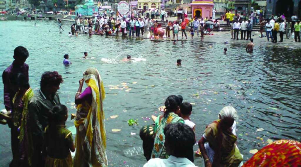 लेंडी नाल्याच्या माध्यमातून गटाराचे सांडपाणी ; गोदा प्रदूषणाकडे दुर्लक्ष केल्याप्रकरणी महापालिका प्रशासनाविरोधात तक्रार
