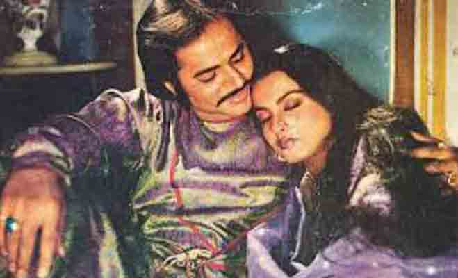 ‘उमराव जान’ चित्रपटात फारुख शेख यांनी एक खड्याची अंगठी घातली होती. ही अंगठी लिलावात ९६ हजार रुपयांना विकण्यात आलेली.