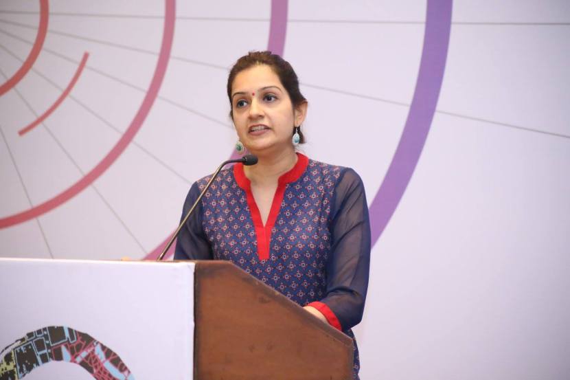 विरोधकांनी हे निलंबन अलोकतांत्रिक आणि वरिष्ठ सभागृहाच्या सर्व प्रक्रियेच्या नियमांचे उल्लंघन असल्याचे म्हटले आहे.