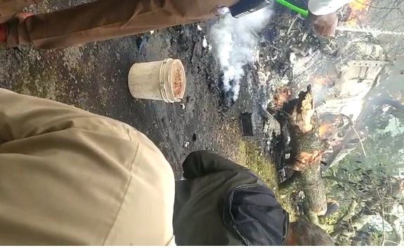 १ वाजून ४८ मिनिटं - हेलिकॉप्टर दुर्घटना प्रकरणी वायूदलाने चौकशीचे आदेश दिले.