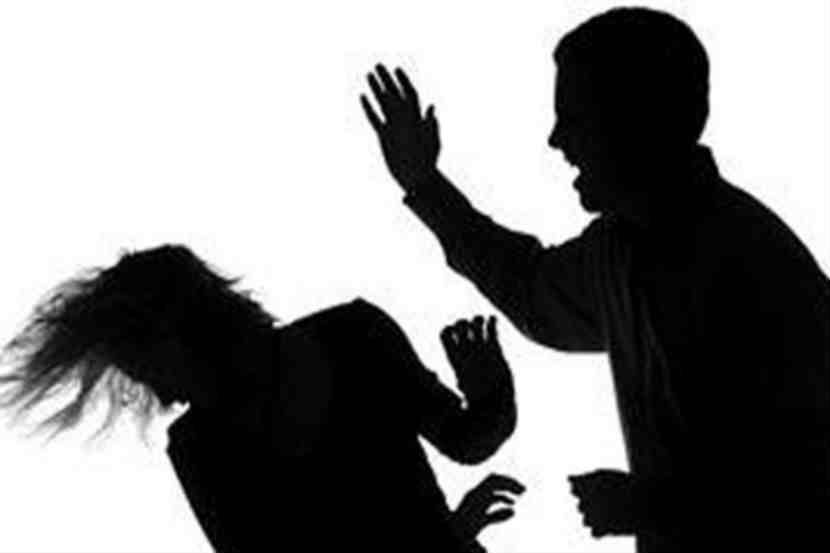 ठाण्यात उच्चभ्रू वसाहतीत महिलेस मारहाण ; दुपारी बांधकाम थांबविण्याची विनंती केल्याने संताप